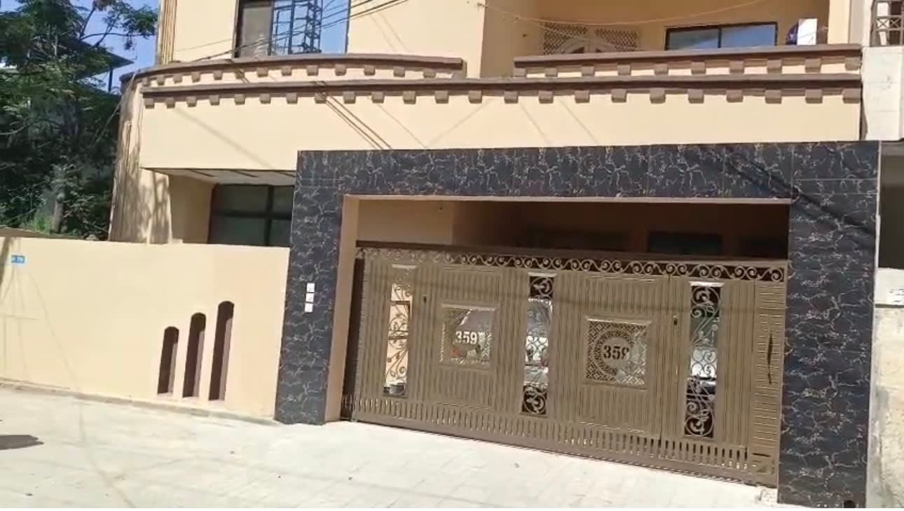 3 Stories House for sale