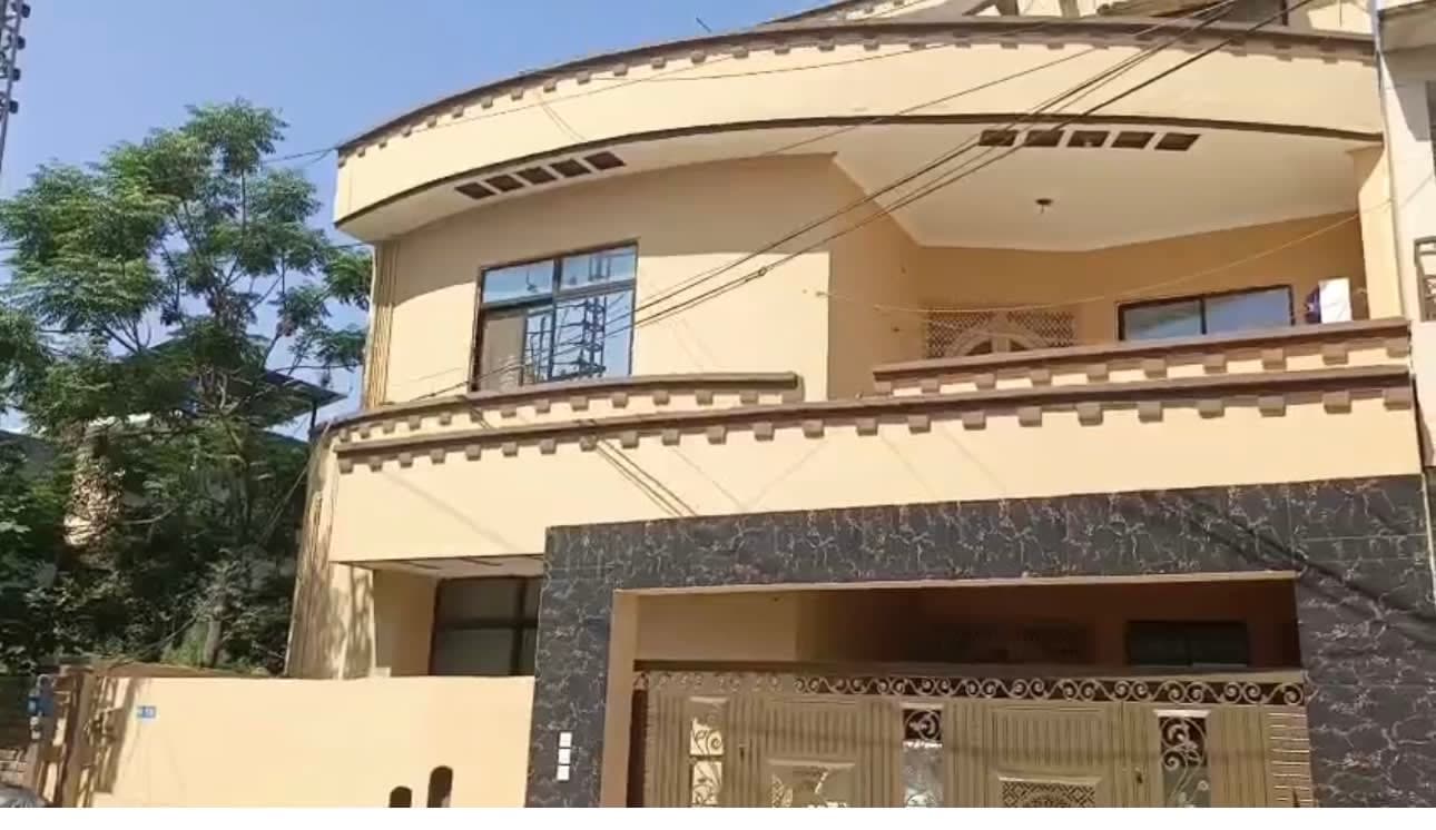 3 Stories House for sale 2